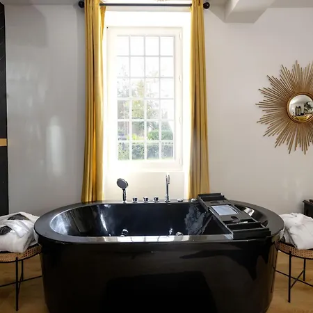 L Ost In Sensations -hebergements Insolites Et De Luxe Sauna Piscine Foret Chata Marcenais