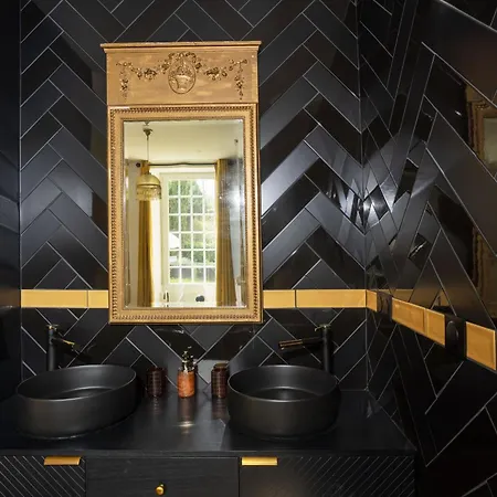 L Ost In Sensations -hebergements Insolites Et De Luxe Sauna Piscine Foret Chata *